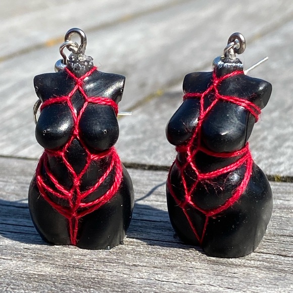 Plus size goddess earrings with shibari tie
